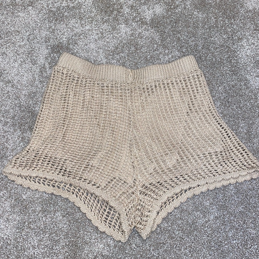 Ocean Drive Crochet Shorts With Built In Lining Size S Tan Scalloped Edges Gold - Picture 1 of 8